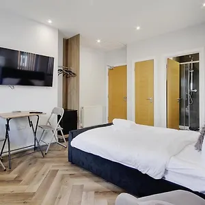Wimbourne Road 1 Apartment